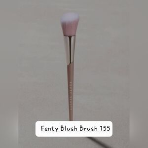 Fenty Beauty BLUSH BRUSH 155. BNIB